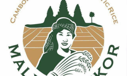 Logo du riz Malys Angkor montrant une paysanne khmère tenant une gerbe de riz devant les temples d’Angkor.